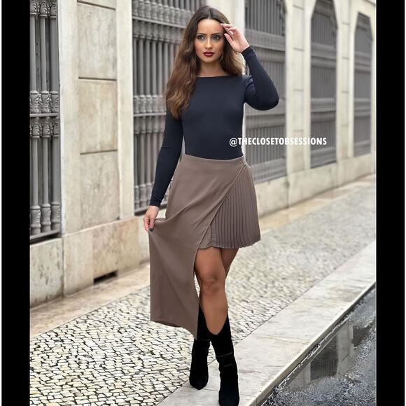 LAST ONE!!! ZARA Asymmetrical Pleated Skirt NWT 🤎 - Picture 11 of 16